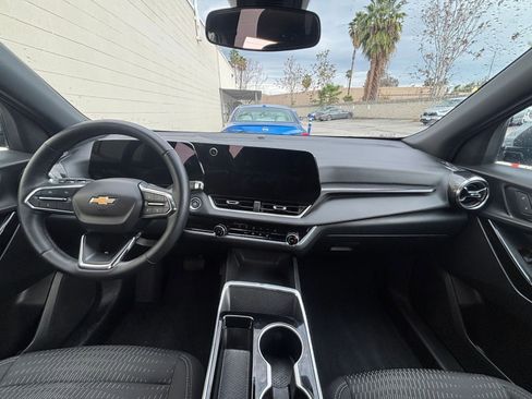 Used 2025 Chevrolet Equinox LT image 33