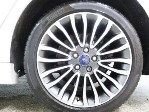 Used 2018 Ford Fusion SE w/ Fusion SE Technology Package image 22