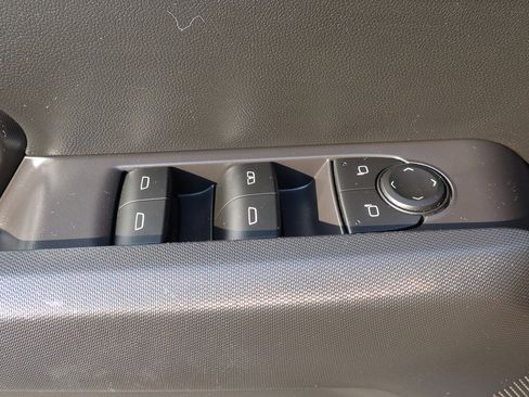 Used 2023 Chevrolet Colorado LT w/ LT Convenience Package II image 19