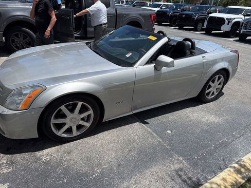 Used 2004 Cadillac XLR RWD image 7