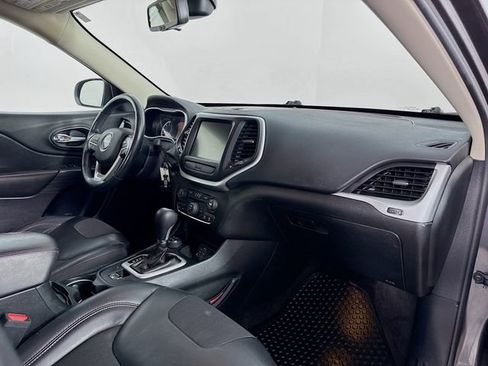 Used 2016 Jeep Cherokee Trailhawk w/ Cold Weather Group image 26