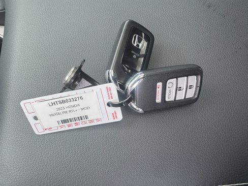Used 2025 Honda Ridgeline RTL+ image 33