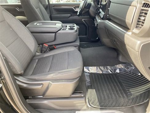 Used 2024 Chevrolet Silverado 2500 LT image 25