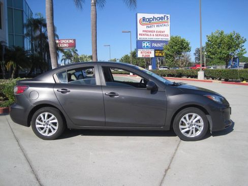 Used 2013 MAZDA MAZDA3 i Touring FWD image 3