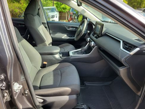 Used 2022 Toyota RAV4 XLE image 7