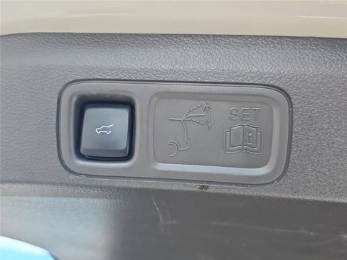 Certified 2024 Lincoln Navigator L Reserve AWD/4WD image 17
