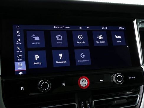 Certified 2024 Porsche Macan image 16