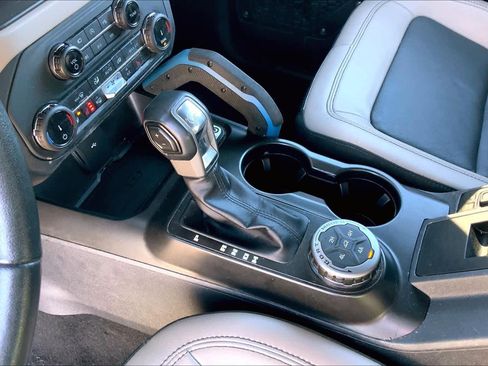 Certified 2022 Ford Bronco Wildtrak image 16