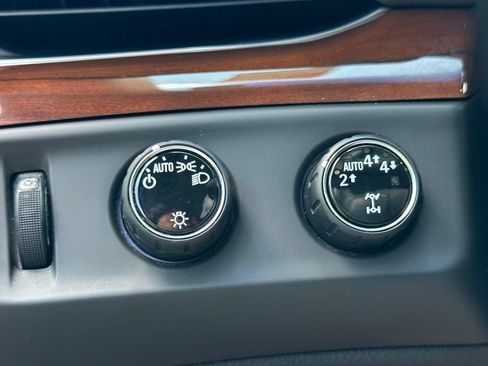 Used 2018 Cadillac Escalade Luxury AWD/4WD image 75