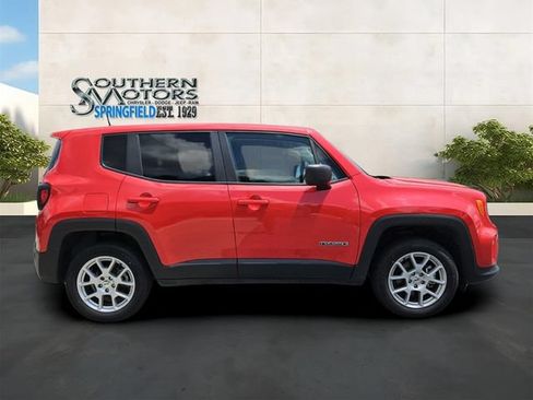 Used 2023 Jeep Renegade Latitude AWD/4WD image 6