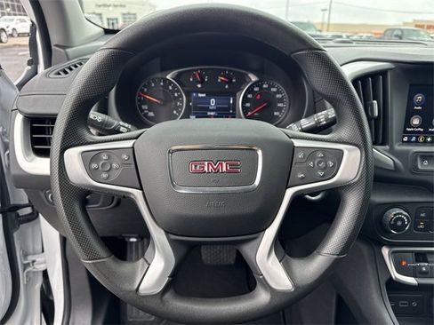 Used 2024 GMC Terrain SLE image 16