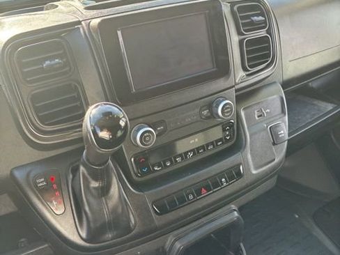 Used 2025 RAM ProMaster 2500 w/ Convenience Group FWD image 22