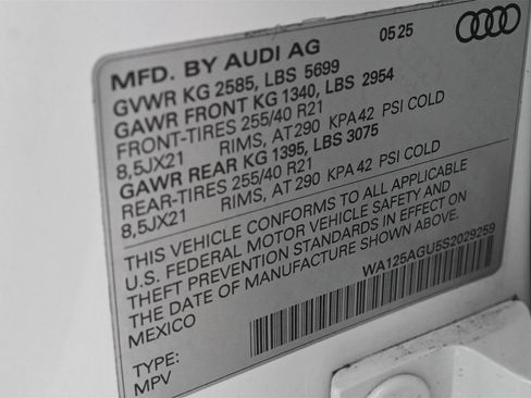 Certified 2025 Audi SQ5 Premium Plus w/ Premium Plus Package AWD/4WD image 28