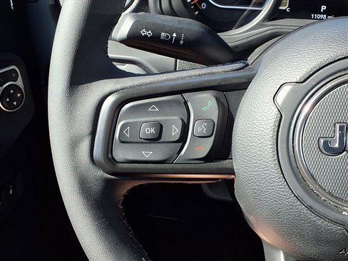 Used 2026 Jeep Gladiator Mojave AWD/4WD image 11