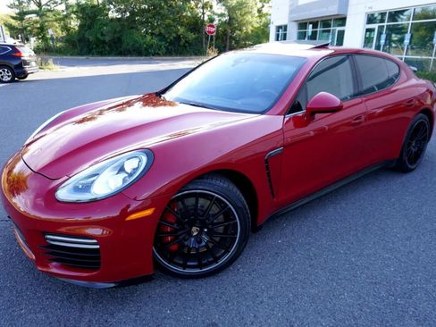 Used 2014 Porsche Panamera GTS image 3