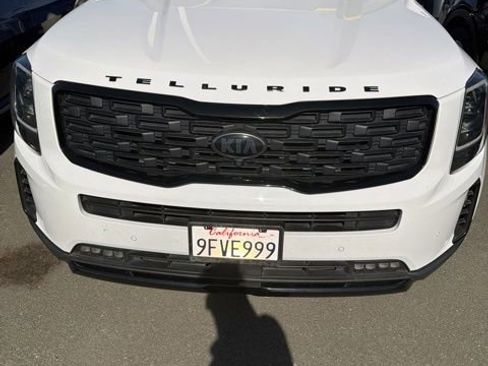 Used 2021 Kia Telluride SX w/ SX Prestige Package image 3