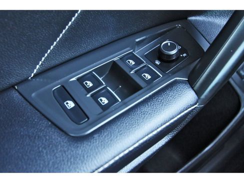 Used 2022 Volkswagen Tiguan SE AWD/4WD image 22