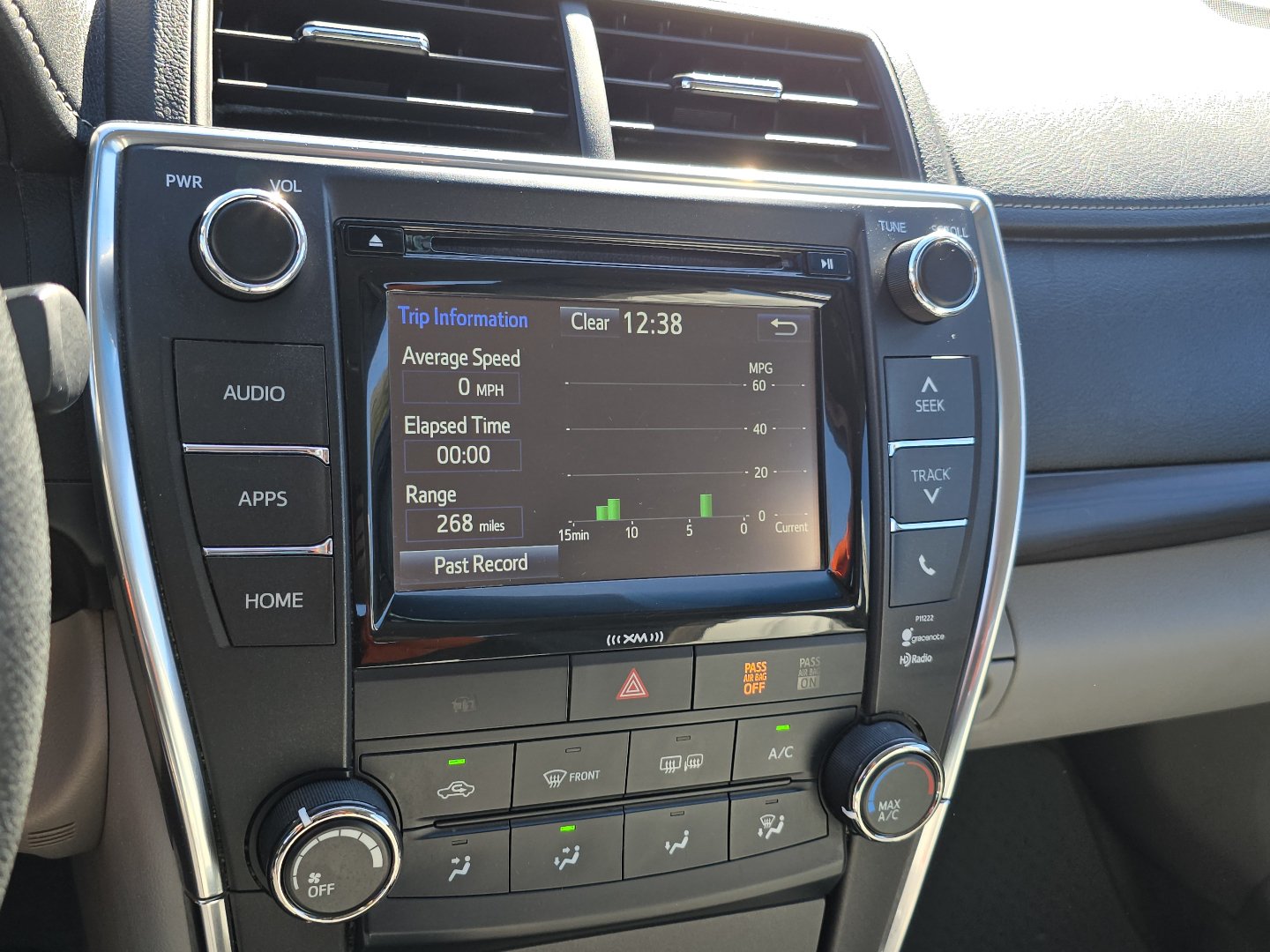 Used 2016 Toyota Camry LE FWD image 25