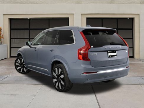 Certified 2023 Volvo XC90 T8 Ultimate image 2