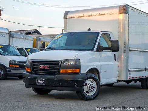 Used 2021 GMC Savana 3500 Extended w/ Power Convenience Package RWD image 2