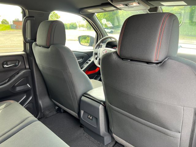 Used 2025 Nissan Frontier PRO-4X AWD/4WD image 32