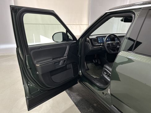 Used 2024 Rivian R1S Adventure image 16