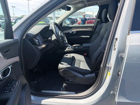 Used 2025 Volvo XC90 B5 Plus AWD/4WD image 10