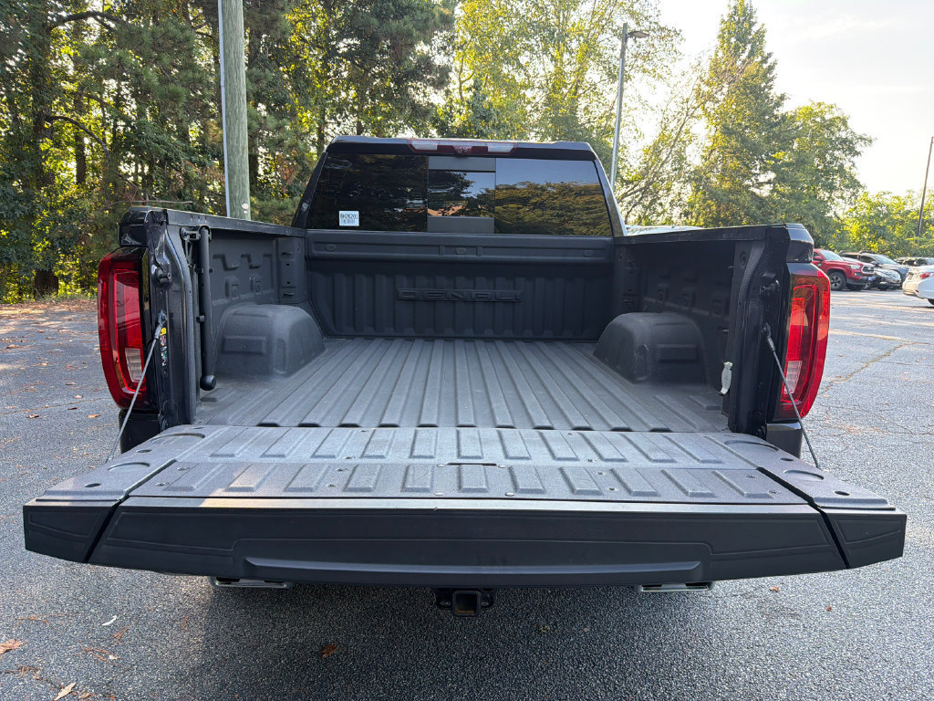 Used 2023 GMC Sierra 1500 Denali w/ Technology Package AWD/4WD image 18