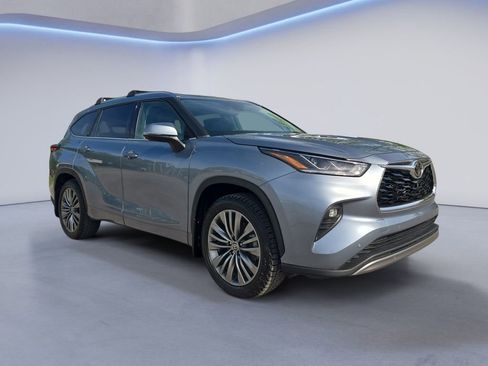 Used 2022 Toyota Highlander Platinum AWD/4WD image 8