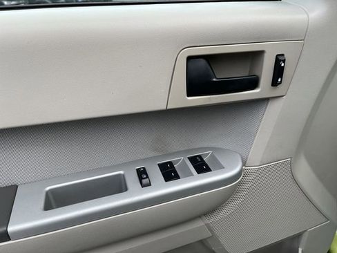 Used 2012 Ford Escape XLT image 17