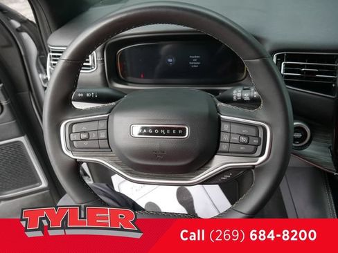 Used 2024 Jeep Wagoneer L Series II w/ Flexible Seating Group AWD/4WD image 27