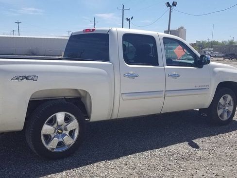 Used 2011 Chevrolet Silverado 1500 LTZ w/ LTZ White Diamond Edition AWD/4WD image 4