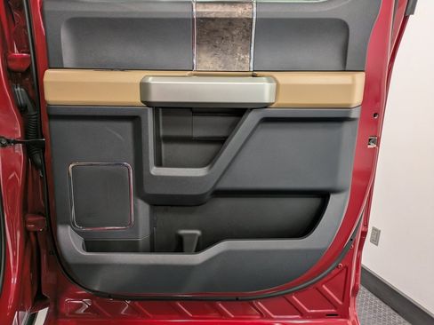 Used 2022 Ford F250 Lariat w/ Chrome Package image 26