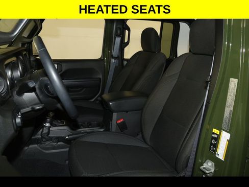 Used 2022 Jeep Gladiator Willys image 3