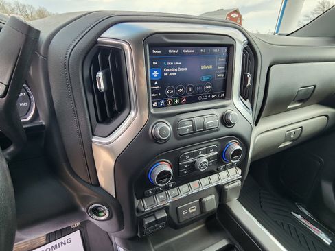 Used 2022 Chevrolet Silverado 1500 LTZ image 17