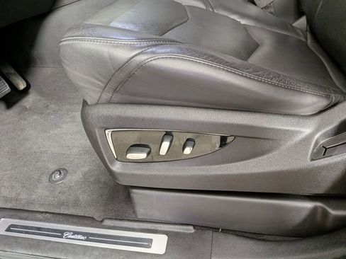 Used 2017 Cadillac Escalade ESV Premium Luxury image 19