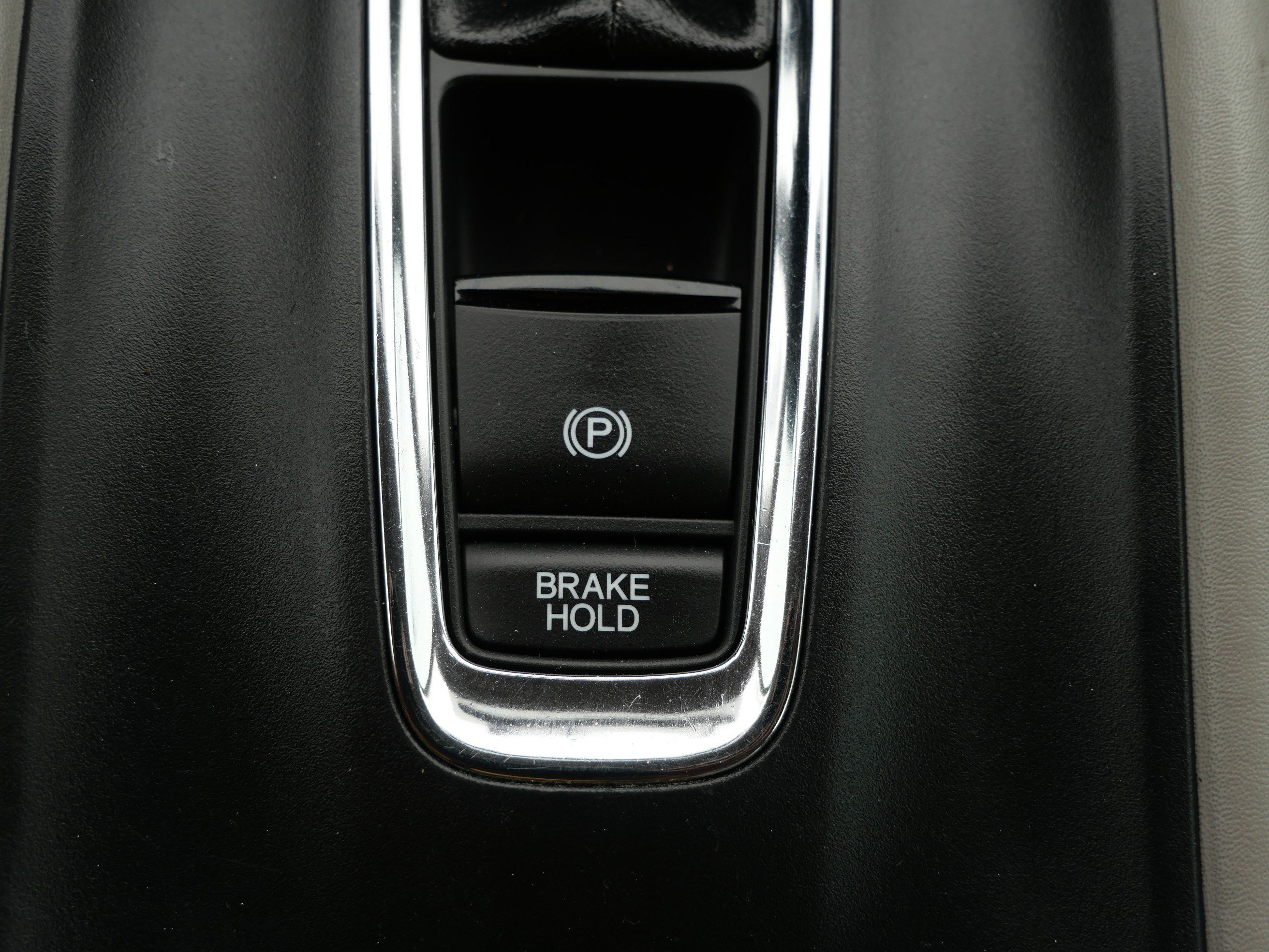 Used 2016 Honda HR-V EX image 31