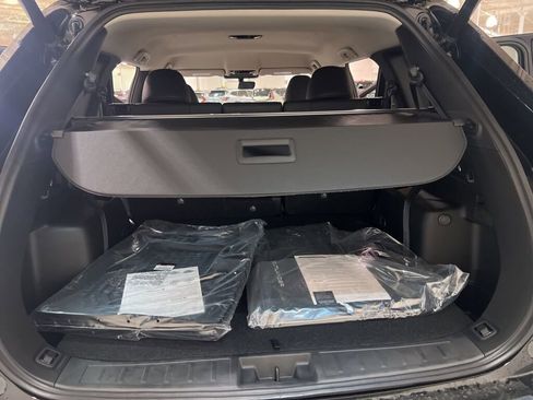 New 2025 Mitsubishi Outlander SE image 12