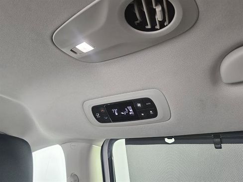 Used 2020 Chrysler Pacifica Touring-L image 46