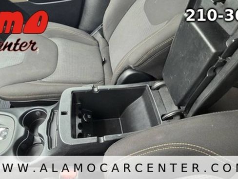 Used 2017 Jeep Cherokee Latitude AWD/4WD image 40