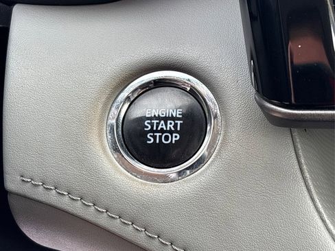 Used 2023 Toyota Highlander XLE image 35