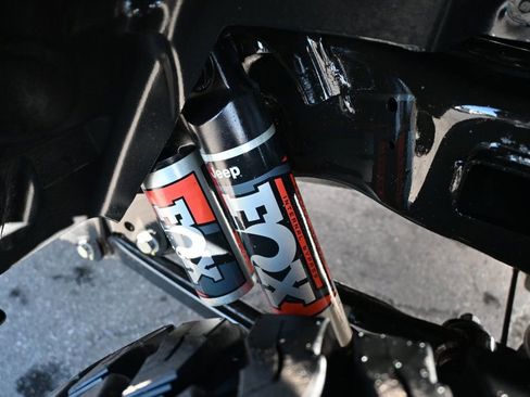 Used 2022 Jeep Gladiator Mojave w/ Cold Weather Group image 10