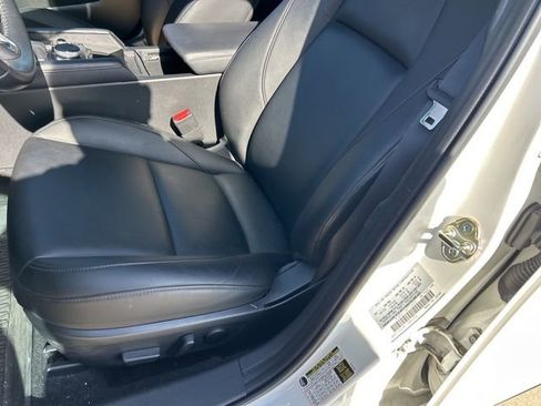 Used 2022 MAZDA MAZDA3 s image 11