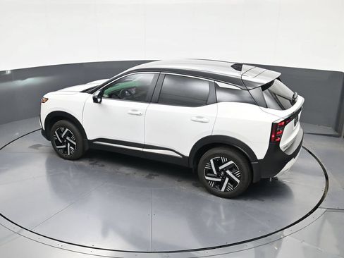 Certified 2025 Nissan Kicks SV FWD image 31