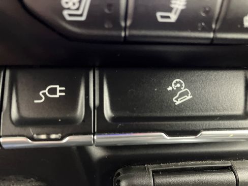 Used 2022 Chevrolet Silverado 3500 High Country w/ Z71 Off-Road Package image 38