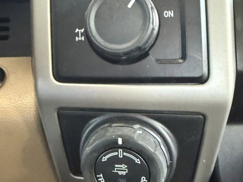 Used 2020 Ford F150 Lariat w/ Equipment Group 501A Mid image 32