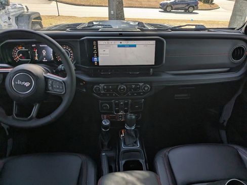 Used 2024 Jeep Wrangler Unlimited Rubicon w/ Safety Group image 13