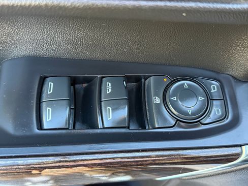 Used 2021 GMC Sierra 1500 Elevation w/ Preferred Package image 13