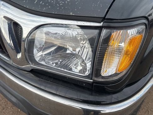 Used 2003 Toyota Tacoma Base image 9