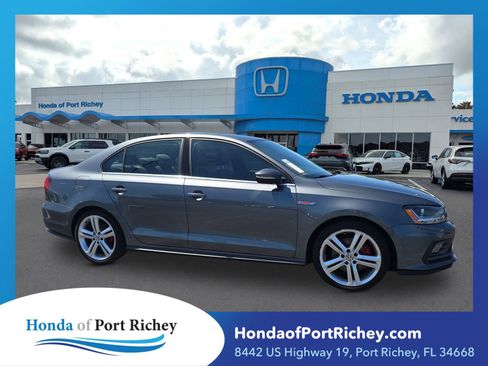 Used 2017 Volkswagen Jetta GLI FWD image 1